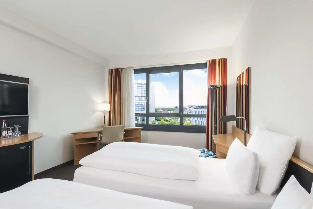 **** Hotel Nh Duesseldorf City Niemcy